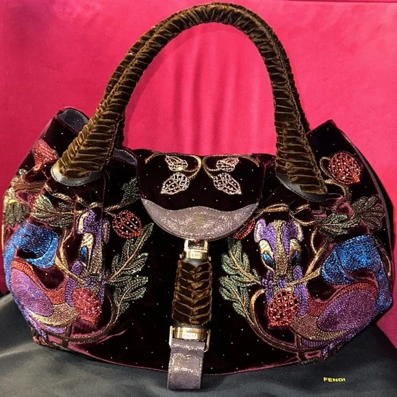 Fendi squirrel embellished velvet spy bag rare limited edition handbag hobo - Picture 16 of 16